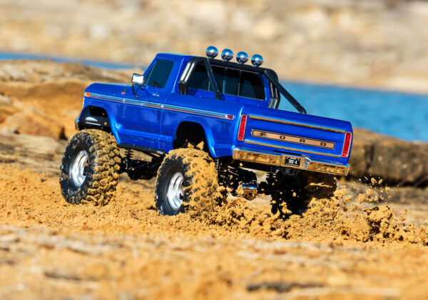 92046-4-F-150-HT-Action-Blue-Rear-Sand-0602