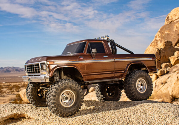 92046-4-TRX-4-F-150-HT-Brown-Action-05490
